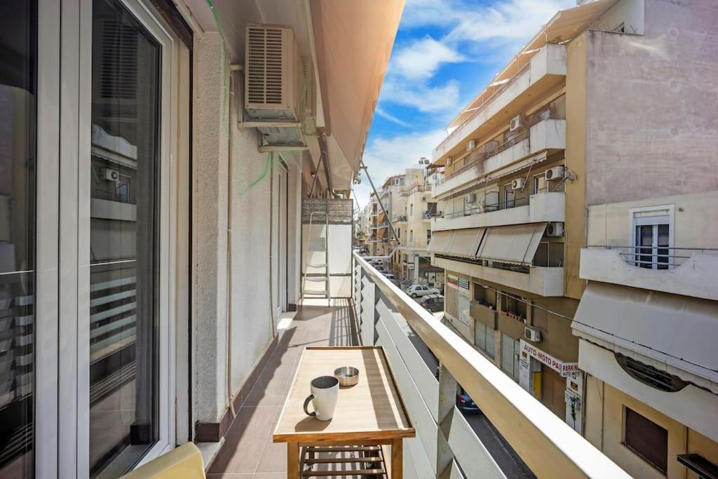 Apartment In The Middle Of Everything Atenas Exterior foto
