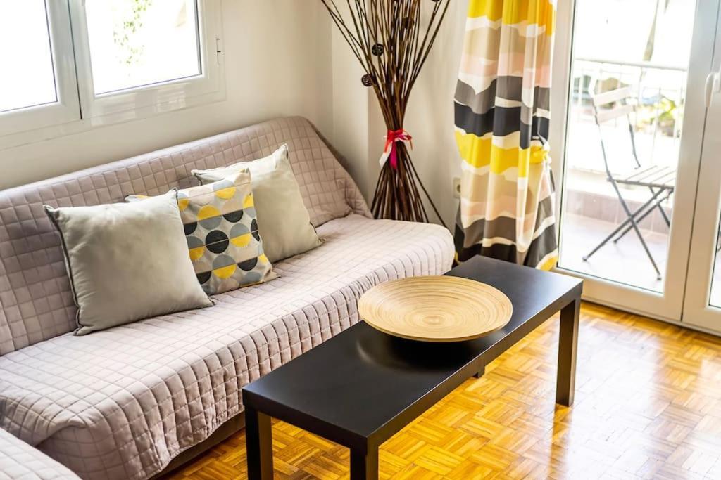 Apartment In The Middle Of Everything Atenas Exterior foto