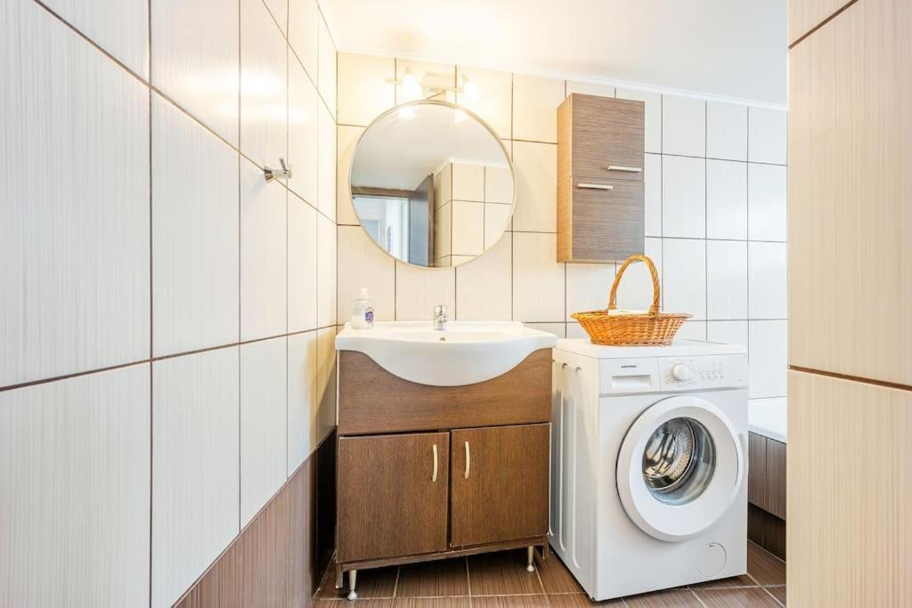 Apartment In The Middle Of Everything Atenas Exterior foto